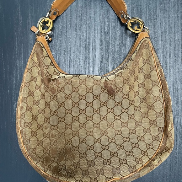 Gucci Monogram Hobo with hood and silver hardware - Picture 15 of 16